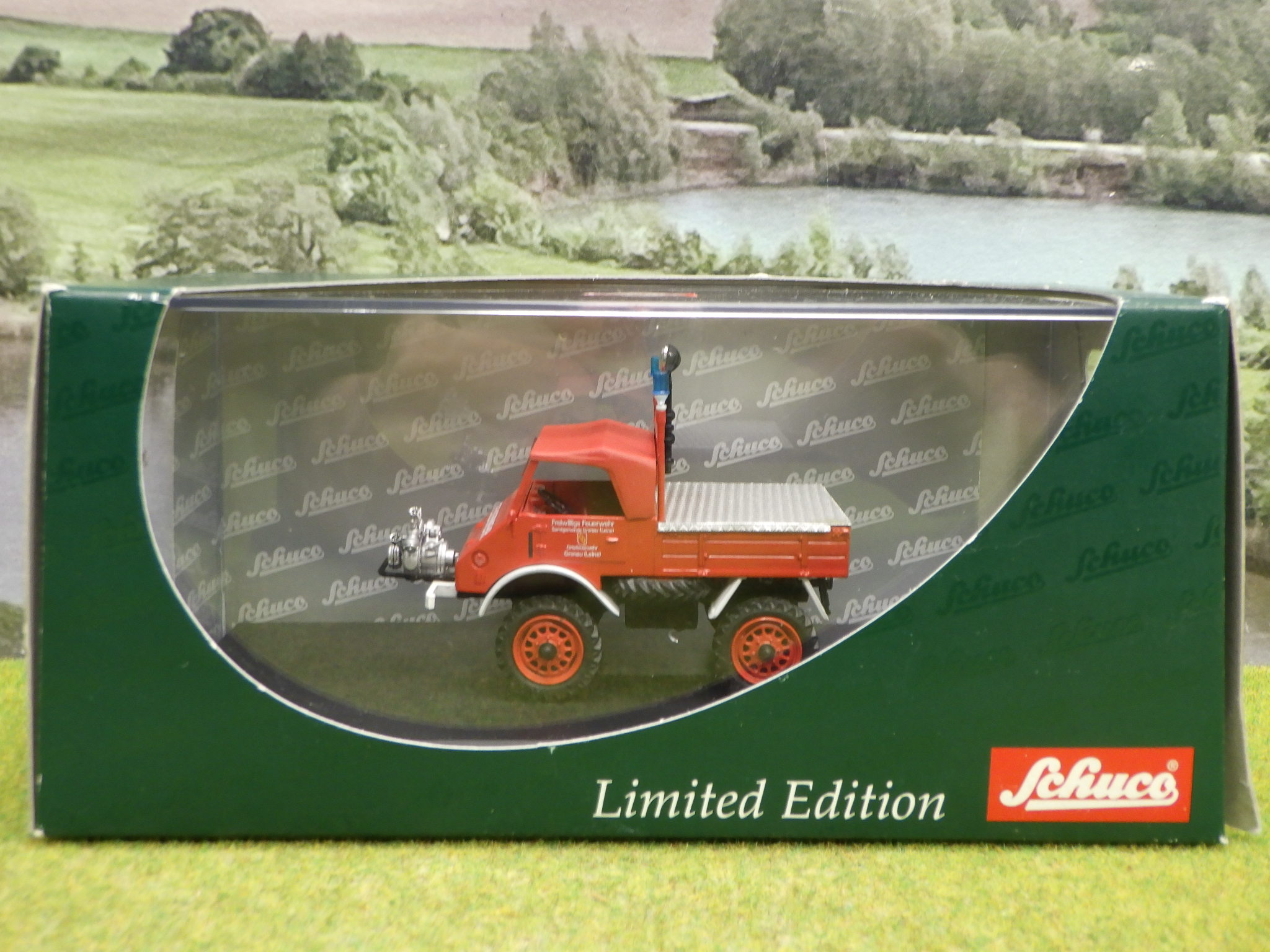 Minichamps 1:43 MB Unimog 401 mit Pritschenanhänger weiss Modell Nr: 499 030920